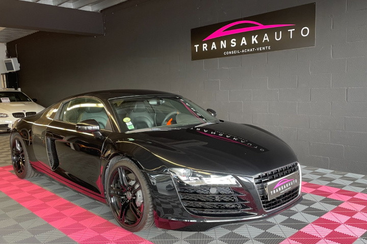 AUDI R8